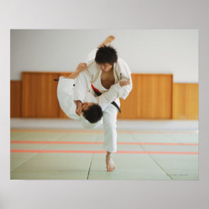 Póster Dos hombres compitiendo en un partido de judo