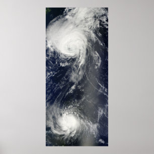 Póster Dos tormentas potentes atraviesan el Océano