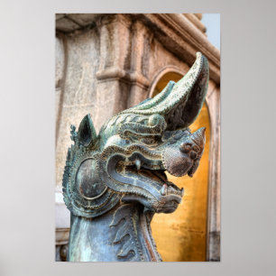 Póster dragón en la entrada del templo budista en Bangkok