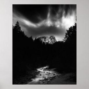 Póster Dramático paisaje de montañas y ríos
