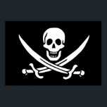 Póster Drapeau Pirate Jolly Roger<br><div class="desc">Le principal rôle du Jolly Roger est d'intimider ses cibles pour mener à bien un assaut.
Le pavillon de Jack Rackham diffère par l’utilisation de deux sabres au lieu de deux os entrecroisés en dessous de la tête de mort. Les sabres représentaient sa puissance.</div>