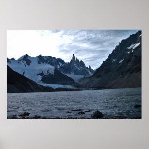 Póster Dusk en la Laguna Torre