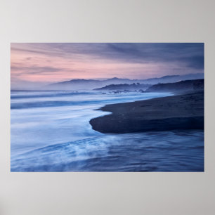 Póster Dusk En La Playa De Moonstone