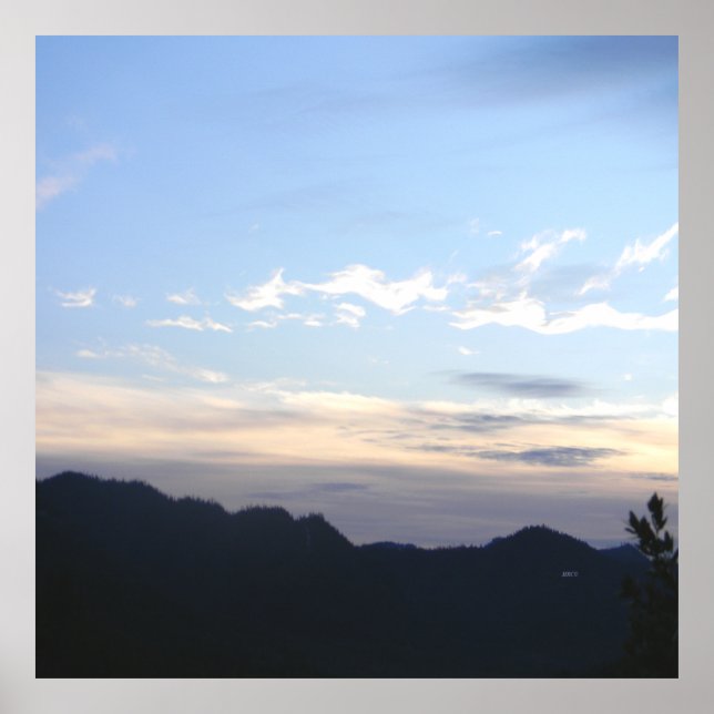 Póster Dusk en las montañas...... (Frente)