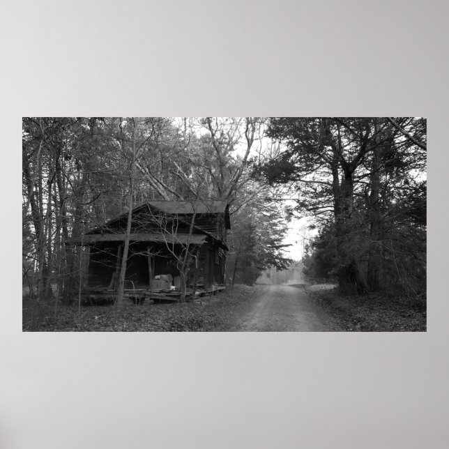 Póster Edificio antiguo al lado de la carretera de tierra (Frente)