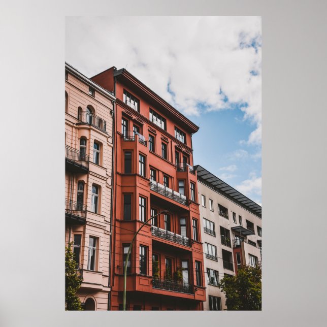 PÓSTER EDIFICIO DE ALTO AUMENTO ROJO (Frente)