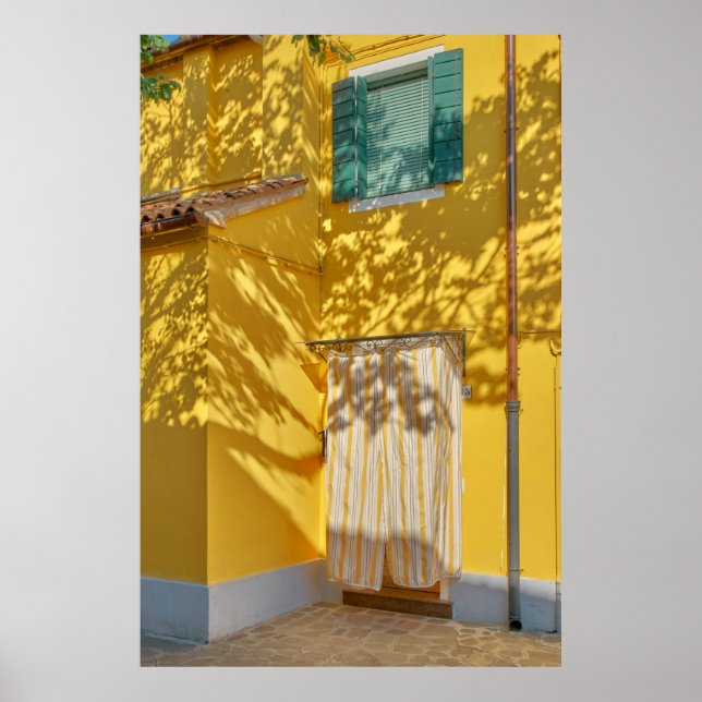 Póster Edificio de hormigón amarillo (Frente)