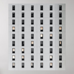 Póster Edificio de hormigón blanco y negro