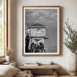 Póster Edificio de muelle sobre el paisaje costero del ag