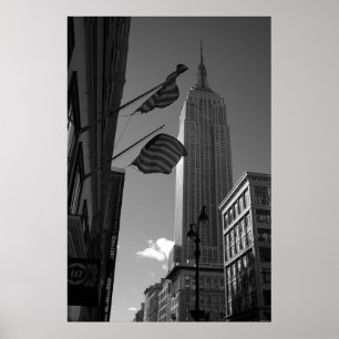 Póster Edificio del estado del imperio con las banderas