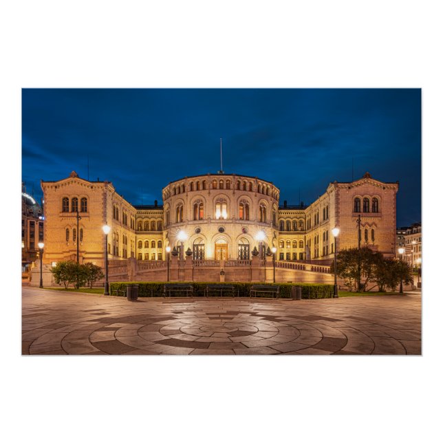 Póster Edificio Storting de Noruega en Oslo de noche (Anverso)