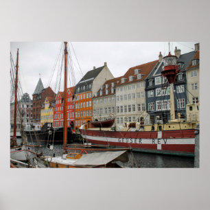 PÓSTER EDIFICIOS COLORIDOS JUNTO AL RÍO