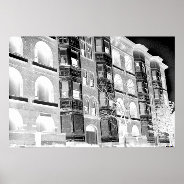 Póster Edificios de apartamentos viejos B/N - negativo (Frente)