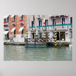 Póster Edificios frente al mar en Venecia, Italia