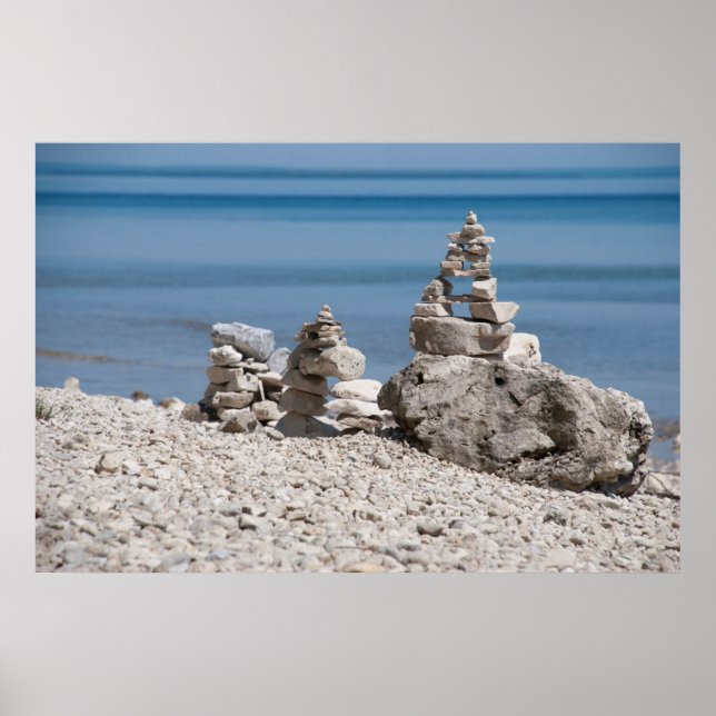 Póster EE. UU., Michigan. Torres de piedra en la playa (Frente)