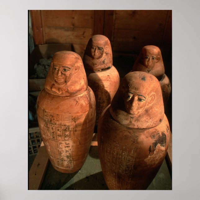 Póster Egipto, jarras canópicas de la dinastía 26 encontr (Frente)