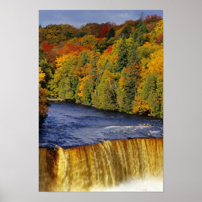 Póster El Alto Tahquamenon cae en la Universidad de Michi (Frente)
