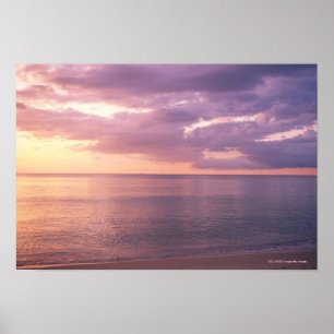 Póster El amanecer resuelve la playa