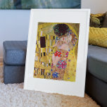 Póster El beso de Gustav Klimt, vintage Art Nouveau<br><div class="desc">¡La pintura suprema del amor, un hermoso diseño con el que celebrar al El día de San Valentín! El Kiss (detalle) (1907-1908) de Gustav Klimt es un simbolismo de la época victoriana vintage del arte, el amor al arte y la pintura romántica de una pareja romántica en varios tonos de...</div>