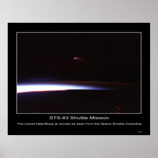 Póster El cometa Hale-Bopp al atardecer como...