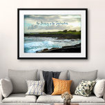 Póster El destino es el viaje a la playa de arena negra d<br><div class="desc">"El viaje es el destino". En el extremo sur de la Gran Isla de Hawái, se encuentra una playa de arena negra y prístina. He arrancado esta escena de olas estrellándose contra las rocas de lava al sol de la tarde. Puedes personalizar fácilmente este arte mural además de que también...</div>