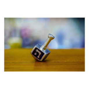 Póster El feliz Hanukkah de SlipperyJoe girando a cuatro 