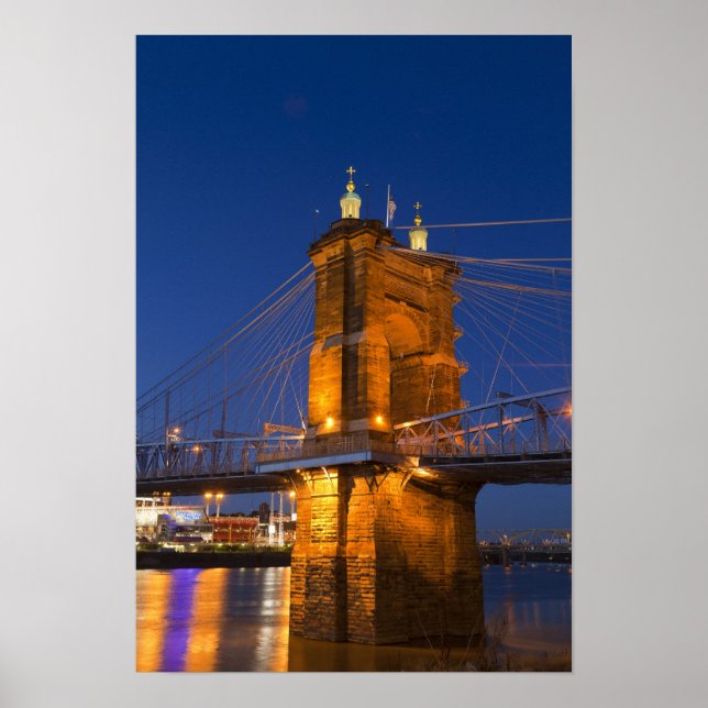 Póster El horizonte de Cincinnati, Ohio, EE. UU. al anoch (Frente)