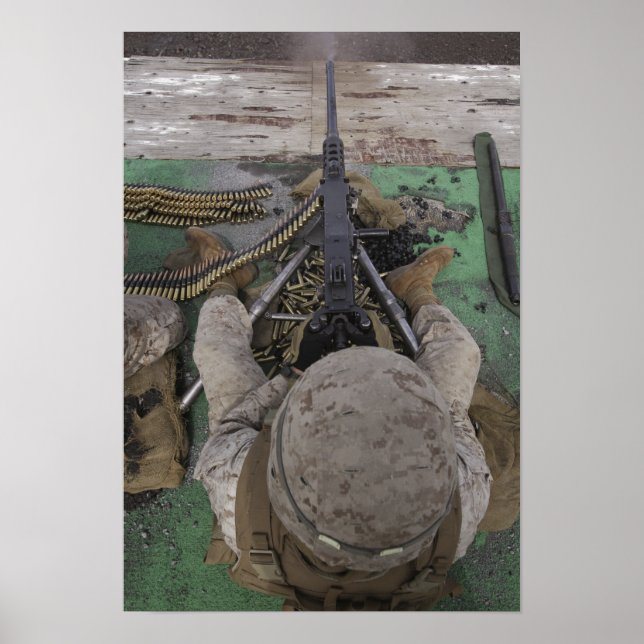 Póster El marine estadounidense dispara una ametralladora (Frente)