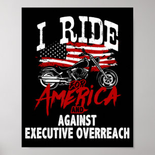 Póster El motociclista anti Trump resiste a la sobreracci