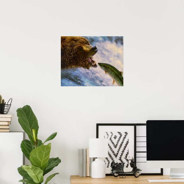 Póster El oso parduzco atrapando el Salmón cabeza de acer (Oficina en casa)