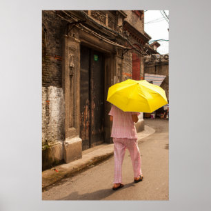 Póster El paraguas amarillo y una Poster mujer
