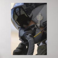 El piloto se sienta en su perno A-10 II