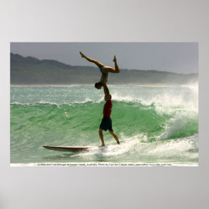 Póster El practicar surf en tándem en Noosa