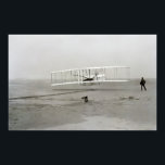 Póster El primer vuelo<br><div class="desc">El primer vuelo de man,  con el Wright de Orville y Wilbur en Kitty Hawk,  Carolina del Norte.</div>