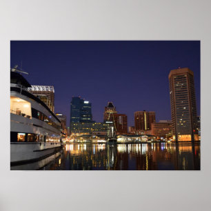 Póster El puerto interno en la noche