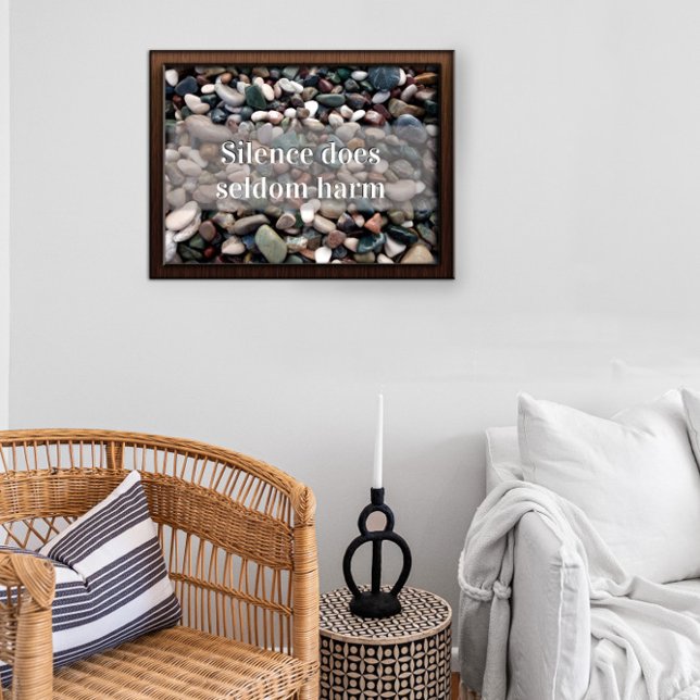 Póster El silencio rara vez perjudica al poster motivador (Subido por el creador)