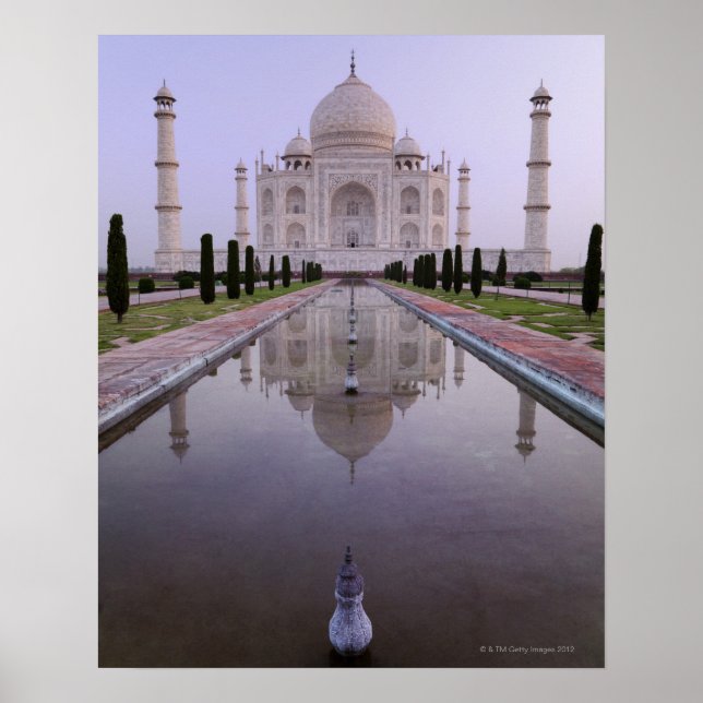 Póster el Taj Mahal perfectamente reflejado en la piscina (Frente)