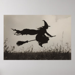 Póster El vuelo - Silhouette de brujas al otro lado del c