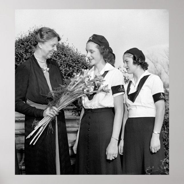 Póster Eleanor Roosevelt y Chicas, 1938 (Frente)