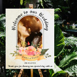 Póster Elegante arco de foto floral de melocotón Bienveni<br><div class="desc">Elegante cartel de bienvenida de boda con arco de foto floral de melocotón . Da la bienvenida a los invitados con un estilo atemporal con este elegante cartel de bienvenida de boda con arco de foto floral de melocotón. Con suaves flores de melocotón y una disposición de foto de arco...</div>