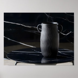 Póster Elegante asa de cerámica negra en mesa de mármol n