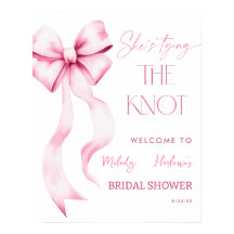 Ella está atando la ducha de novias de vaca rosa K