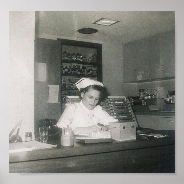 PÓSTER ENFERMERA #11 DE 1956 (Frente)