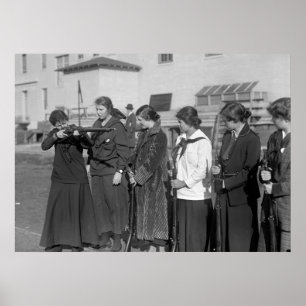 Póster Equipo del rifle de los chicas, 1916