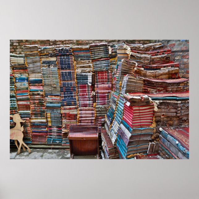 Póster Escalera De Libros Antiguos (Frente)