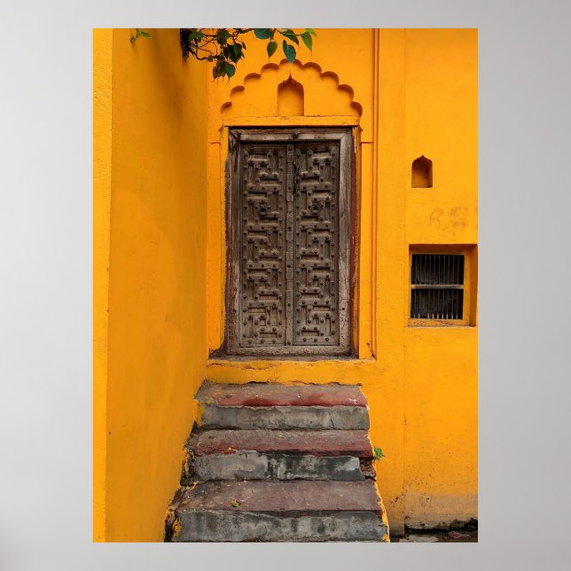 PÓSTER ESCALERA FRENTE A LA PUERTA DE MADERA (Frente)