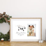 Póster Escándalo moderno negro elegante Navidad de guione<br><div class="desc">Negro moderno,  elegante,  rústico color de agua beige natural escandinavo contemporáneo colores suaves beige,  foto en blanco y negro Navidades de vacaciones decoración de casa poster.</div>