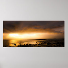 Póster Escena panorámica al atardecer en la playa de Meon