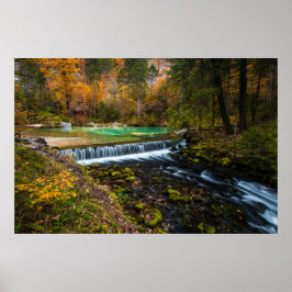 Póster Escenario de cascada otoñal en Kamniška Bistrica,
