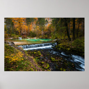 Póster Escenario de cascada otoñal en Kamniška Bistrica, 